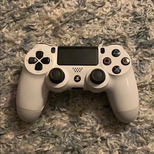 PS4 controller